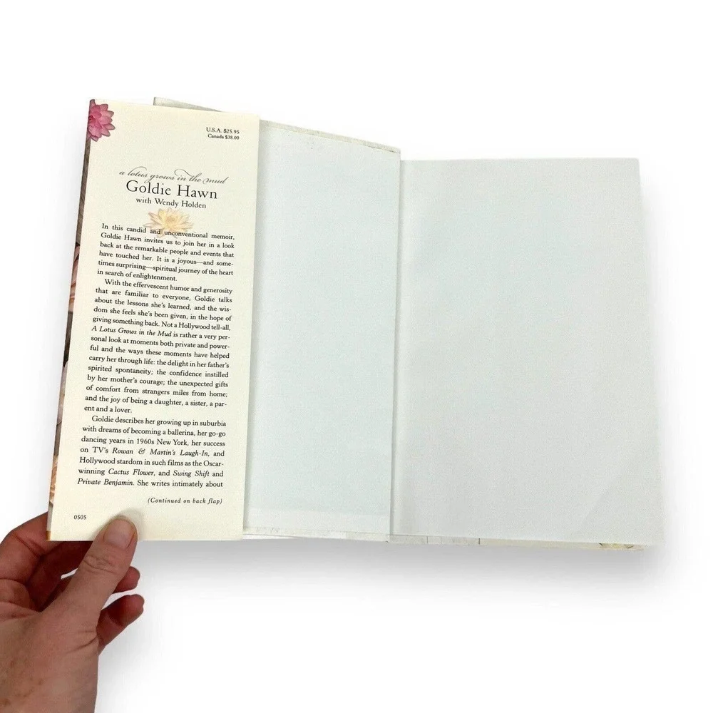 A Lotus Grows in the Mud by Goldie Hawn (2005, Hardcover) - Picture 2 of 6